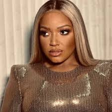 Victor Hinton's Instagram, Twitter & Facebook