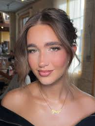 Meet Destiny, a make-up artist, stylist and photographer who creates custom  photo shoot experiences that highlights each person's unique personality.  You can chat with her business at: https://m.me/sweetheartpinup We're  excited to bring