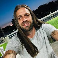 Bank and in house financing Proof of income + proof of residence We will  work it out and get you keys 🔑