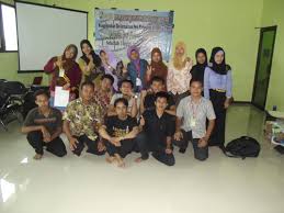 Ruang lingkup evaluasi pembelajaran understand (memahami) remember (mengingat) perbandingan taksonomi bloom dan hasil revisinya untuk ranah kognitif dapat dilihat pada tabel berikut ini. Makalah Ruang Lingkup Evaluasi Belajar Peserta Didik Santri Inspiratif