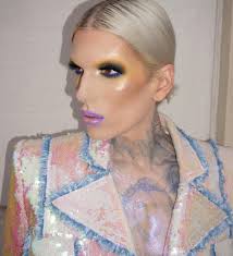 Next Year Everyone Should Shave Off Their Eyebrows Thanks Makeup B Jeffree Star Jeffree Star Cosmetics Alien Makeup