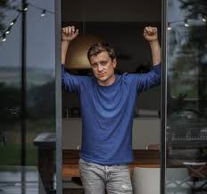 De fans van niels destadsbader moesten maandag op het strand tussen koksijde en oostduinkerke zijn. Niels Destadsbader Vanavond In Het Huis Ik Heb Een Heel Groot Ego Ik Wil Altijd De Hoofdrol Dagelijksvanalles