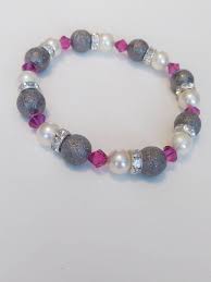 Bead Bracelet Clipart Black And White Chunky Gray And White Beaded Bracelet With Red Swarovski Crystals Gunmetal Gray Beaded Bracelet Large Stacking Beaded Bracelets Swarovski By Tenkissesjewelry Beaded Bracelets White Beads Bracelet Grey Beads