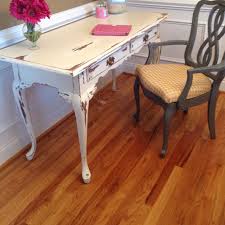 Queen Anne Desk Pretty Light Cream Color With A Heavy Distressed Finish Queen Anne Desk Queen Anne Furniture Distressed Sofa Table