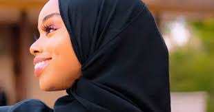 Idil Mohamed's Instagram, Twitter & Facebook