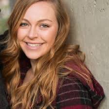 Mandi Elliott's Instagram, Twitter & Facebook