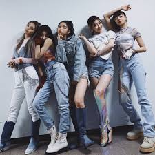 Itzy On Twitter Itzy Korean Girl Mom Jeans