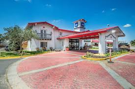 Located in the charming village of hyannis, america's best value inn & suites of cape cod offers a central location to explore beautiful cape cod and the islands of martha's vineyard and nantucket. Americas Best Value Inn Denver In Denver Hotel Rates Reviews On Orbitz