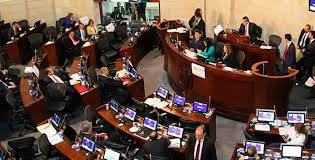 Canal congreso es un canal de televisión del congreso de la república de colombia, su propósito es de transmitir, además de las sesiones del legislativo colombiano, espacios de fomento a la. Vicepresidente Del Senado Denunciara A Duque Ante La Cpi Por Bombardeo