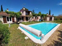 Maison plein pied comprenant salon avec cheminée 19m² donnant sur une chambre de 18m² avec vue sur le terrain. 27 171 Annonces De Vente De Maisons En Provence Alpes Cote D Azur Seloger Com