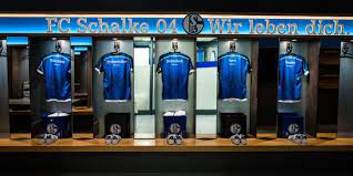 It was a good offer. Schalke 04 Will Present League Of Legends Squad In Front Of Thousands Of Soccer Fans The Esports Observer