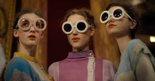 遠い昔の 近未来の香り 1990 年代ファッション 外国人 おしゃれ ヴィンテージファッションフォト