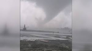 Tornado outbreak in southern ontario. Hb5fy6lu6ygzom
