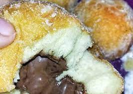 Campurkan semua bahan biang, aduk rata dan diamkan sampai ragi lubangi adonan dengan sumpit, lalu isi sesuai selera. Resep Donat Empuk Isi Coklat Lumer Oleh Sulistiana Cookpad