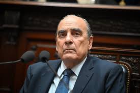 La mejora general del escenario económico tuvo como resultado una abrupta  caída en los niveles de desocupación y pobreza. El último informe del INDEC  demuestra que los niveles de pobreza cayeron de