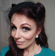 Sarah Sunshine's Instagram, Twitter & Facebook