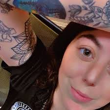 Hey girls let's connect 🩶