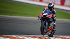 Swiss moto3 rider jason dupasquier is said to be in a very serious condition in hospital following a horrible crash in qualifying for the italian grand prix at mugello. Motogp Star Jason Dupasquier Dies After Crash During Qualifying For Italian Grand Prix Eurosport