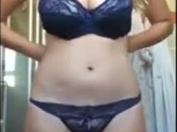 Sunny Leone Needs Help Being Unwrapped - XXX BULE