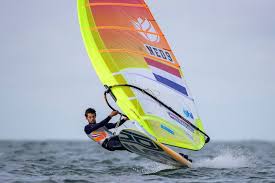 En artikel fra wikipedia, den gratis encyklopædi. Badloe Slaat Toe In Medalrace En Pakt Europese Titel Windsurfen Andere Sporten Tubantia Nl