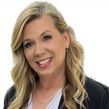 Kellie Wells's Instagram, Twitter & Facebook