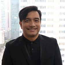 Sherwin Pineda's Instagram, Twitter & Facebook