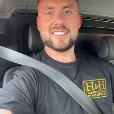 Can someone give me a quote to replace this fence panel please. The panel  can't be repaired so will need a new panel. I have been advised it is a 6 x