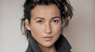 Dat maakte de zangeres en actrice bekend via instagram. Birgit Schuurman