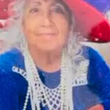 Vintage Red Roses 🌹 gathered today at the Enchanted Rose 🌹 Tea Parlour to  Celebrate 🥳 Queen 👸🏼 Mother, Jenny Eldredge’s Birthday and Coronation  👑♥️💜🥳🎶🎁💐🌹