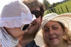 Tributes paid to Stenhousemuir mum after she loses her battle to cancer