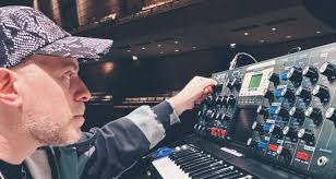 Session Keyboard & Synth Players for Hire