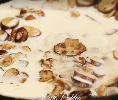 Bifteck Poele Au Beurre A L Ail Et A La Sauce Cremeuse Aux Champignons Recettes Ma Fourchette Food Veggies Stuffed Mushrooms
