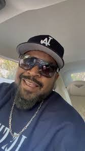 Kevin Hillen's Instagram, Twitter & Facebook