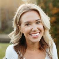 Holly Witte's Instagram, Twitter & Facebook