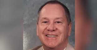 Carolyn Crowe's Instagram, Twitter & Facebook