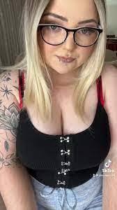 Dawna Bartling's Instagram, Twitter & Facebook