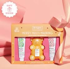 Women of any age will instantly fall in love with your gift especially if the gift is jewelry. 45 Best Gift Ideas For Women 2021 Great Gifts For Her