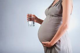 Pueden Las Mujeres Embarazadas Beber Agua Mineral