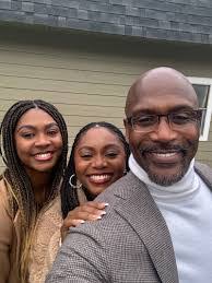 Daniel Pinney's Instagram, Twitter & Facebook