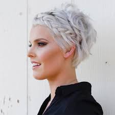 Acconciature capelli corti per ogni occasione e semplici da realizzare! 9 Acconciature Capelli Corti Come Realizzarle In Modo Semplice E Veloce
