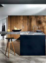 Zeitgenössische designer entwerfen zimmer und häuser immer offener, großzügiger und. Ideen Fur Die Renovierung 7 Moderne Kuchen Mit Kochinsel Als Inspiration Kuchenfinder Kuche Schwarz Moderne Kuche Kuche Holzboden