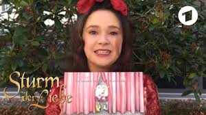 Von delft stammt aus berlin, lebte zuletzt in dortmund und düsseldorf und nennt nun seit einigen monaten münchen ihr neues zuhause. Adventskalender Turchen 2 Desiree Von Delft Sturm Der Liebe Youtube
