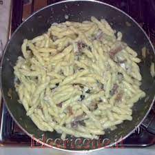 Brie spaghetti from delish.com is the pasta dish of your dreams. Ricetta Strozzapreti Con Speck Brie E Radicchio Rosso Ideericette