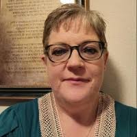 Lori Bash's Instagram, Twitter & Facebook