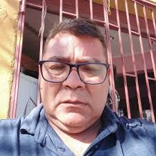 Edward Barros's Instagram, Twitter & Facebook