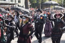 The day of the dead is a mexican holiday celebrated in mexico and elsewhere associated with the catholic celebrations of all saints' day and all souls' day, and is held on november 1 and 2. Dia De Los Muertos Vive La Celebracion De La Muerte En Mexico