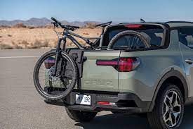 Inside, the santa cruz borrows a lot from the hyundai tucson, with which it shares a platform. Hyundai Santa Cruz 2022 First Look Photos Specs And Features