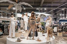 Set up in 1948, by bernard lewis and his brothers in london. River Island To Open Lakeside Expansion