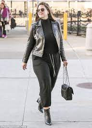 Make Up Free Ashley Graham Ditches The Glamour In Leather Jacket Fashion Curvy Outfits Sports Fashion Illustration