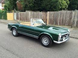 1966 Mercedes Benz 230 Sl Pagoda Introduced At The Geneva Salon In March 1963 As Replacement For The 190sl The 230sl Mad On Col Mercedes Benz Mercedes Benz